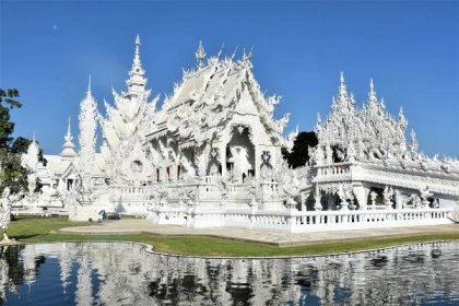 Visiting Wat Rong Khun, the White Temple of Chiang Rai - One Life Lets Live It