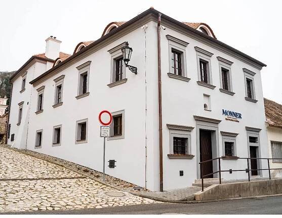 Monner Mikulov - penzion / ubytování v Mikulově u Svatého kopečku, snídaně, kavárna, apartmány, hotel