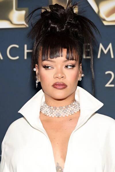 Rihanna’s Chopped Up Bangs Nail Party Season’s Cyberpunk Trend