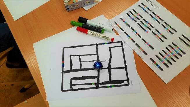 Robot Ozobot ve 4.A - Osmička
