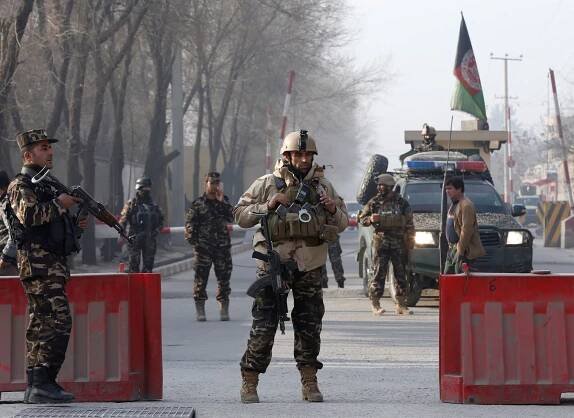 Atentátník se v Afghánistánu odpálil poblíž komplexu tajných služeb. Zabil nejméně šest lidí