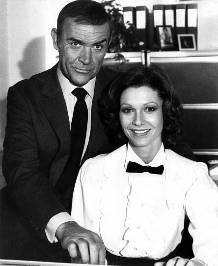 Zemřela Bondova Moneypenny (†80). Connery si ji pro roli sám vybral