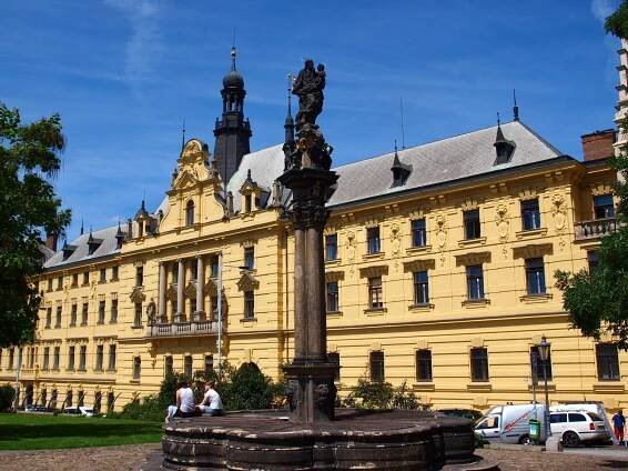 Soubor:Novoměstská radnice celek 1.jpg