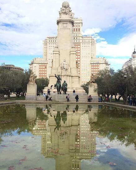 Qué ver y hacer en Madrid en un día - Monumento a Cervantes