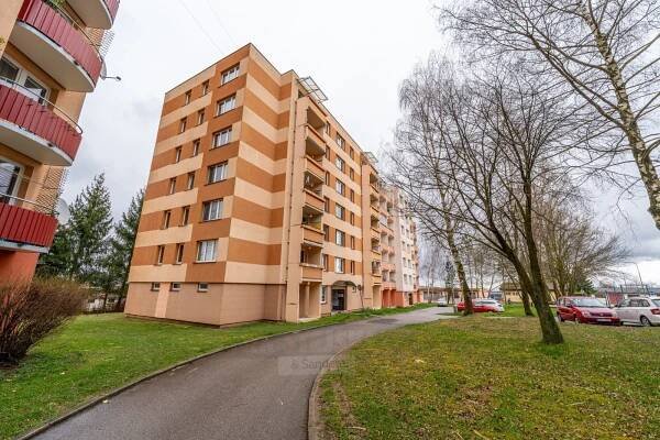 Prodej rekonstruovaného, prostorného DV bytu 3+1, 72 m2 podl. pl., s lodžií, Třeboňská, Borovany