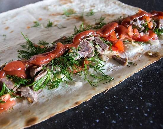 Soubor:Shawarma, Rostov-on-Don, Russia.jpg