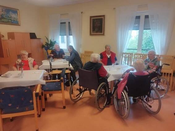 Kavárna Den seniorů - Oficiální stránky Domov pro seniory Heřmanův Městec
