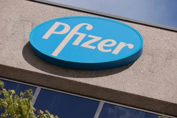 Pfizer testuje tablety proti covidu. Mají zamezit rozmnožování viru