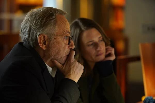 Záhada jménem Henri Pick - Z filmu - Fabrice Luchini, Camille Cottin