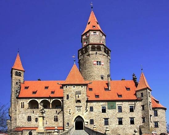 Státní hrad Bouzov - Kultura.cz
