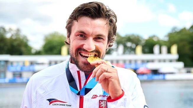 Fuksa vyhrál na kilometru závod SP v Paříži, Dostál byl třetí - Sport.cz