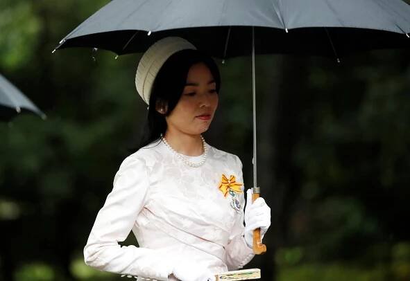 Nový japonský císař Naruhito oficiálně usedl na trůn. Obřad sledovali státníci z celého světa