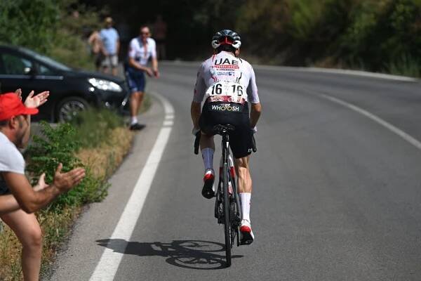 GRANADA SPAIN  AUGUST 25 Adam Yates of The United Kingdom and UAE Team Emirates competes in the breakaway during the La Vuelta  79th Tour of Spain 2024 Stage 9 a 1785km stage from Motril to Granada  UCIWT  on August 25 2024 in Granada Spain Photo by Dario BelingheriGetty Images