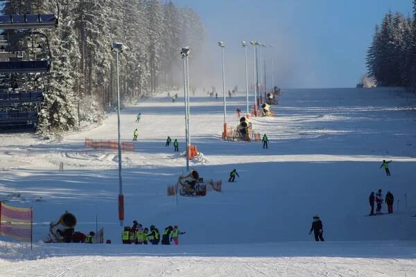 Obleva je zapomenuta, sněžná děla jedou naplno. Na Lipně otevřou další sjezdovky