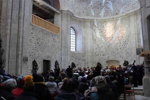 V sobotu  8. ledna mohli návštěvníci Tříkrálového koncertu v neratovském kostele přispět do sbírky Charity České republiky.