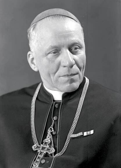 Josef BERAN (1888 -  1969) teolog, kardinál a  arcibiskup pražský .