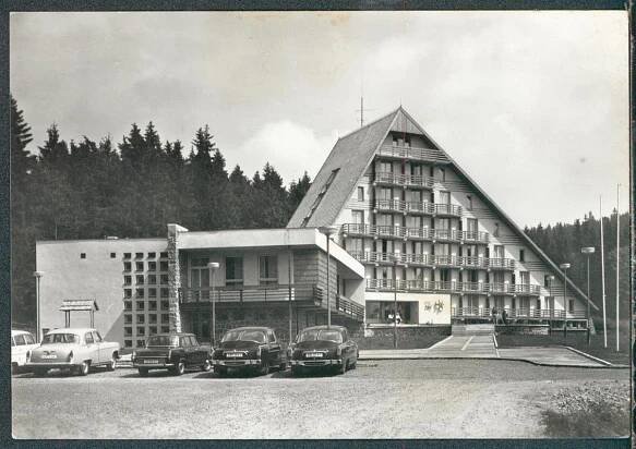 11D7148 Nové Město na Moravě - hotel SKI - Pohlednice místopis