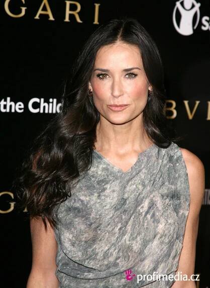 Demi Moore - celebrity účes - HappyHair