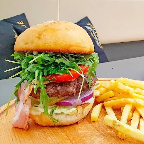 Burger pro 2 osoby dle výběru: hovězí i steak z lososa - Obrázek 2
