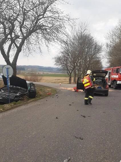 Jednotka HZS Příbram vyjela k dopravní nehodě dvou osobních… | POŽÁRY.cz - ohnisko žhavých zpráv | hasiči aktuálně