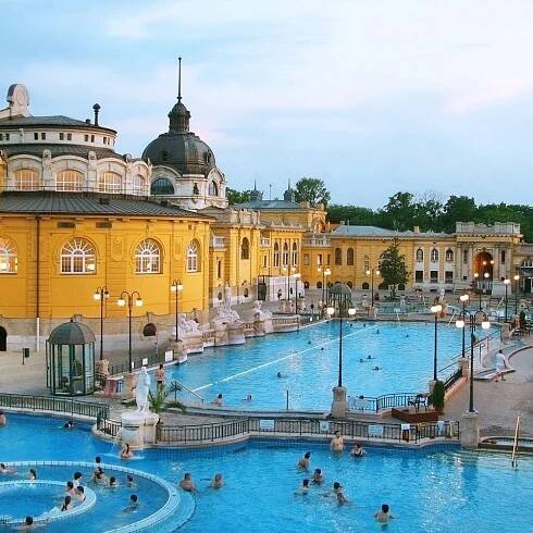 Széchenyi Spa + Optional Tasting + Budapest: Danube Cocktail Cruise