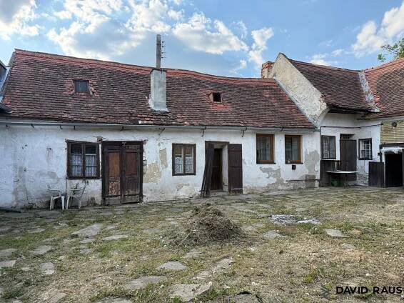 Prodej rodinné usedlosti s pozemkem (1707 m2), Lesná, okres Znojmo | Reality.iDNES.cz 