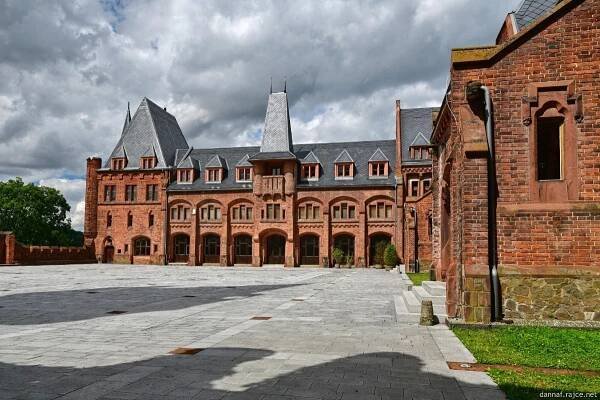 Zámek Hradec nad Moravicí | TuristickaMapa.cz