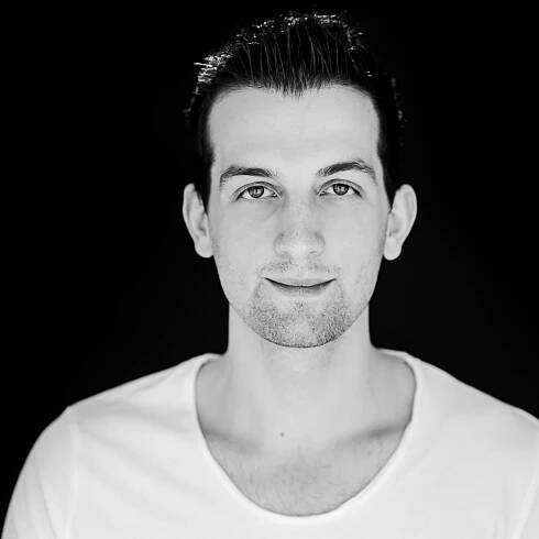 Personal branding para el actor Aaron Dominguez - Agencia Creativa de Galicia especializada en fotografía y vídeo para desde