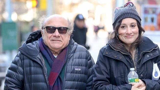 Malý velký muž Danny DeVito ukázal podobně ‚vysokou‘ dceru Lucy - Super.cz