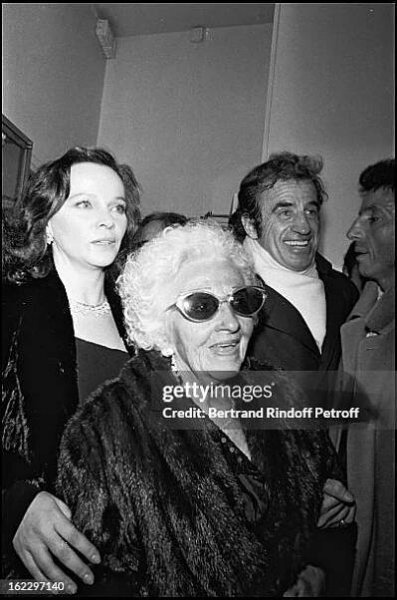 Jean-Paul Belmondo, Michel Creton, Laura Antonelli and Jean-Paul Belmondo's mother at Kean dress rehearsal, Theatre de Marigny, Paris, 1987 .