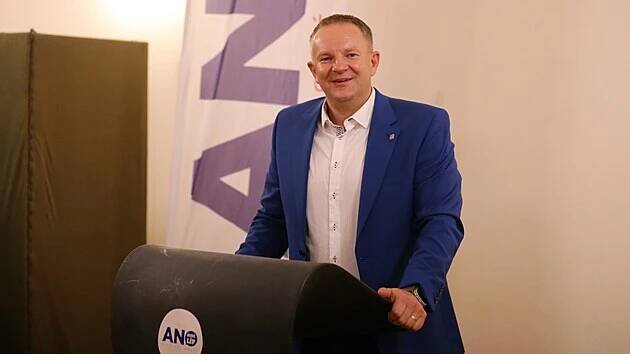 Martin Kukla, lídr ANO na Vysočině, má důvod k úsměvu. Jeho hnutí v kraji s přehledem zvítězilo. Místo deseti mandátů v zastupitelstvu obsadí 18. Ostatní strany ho při sestavování koalice těžko obejdou, jako se tomu stalo před čtyřmi roky.