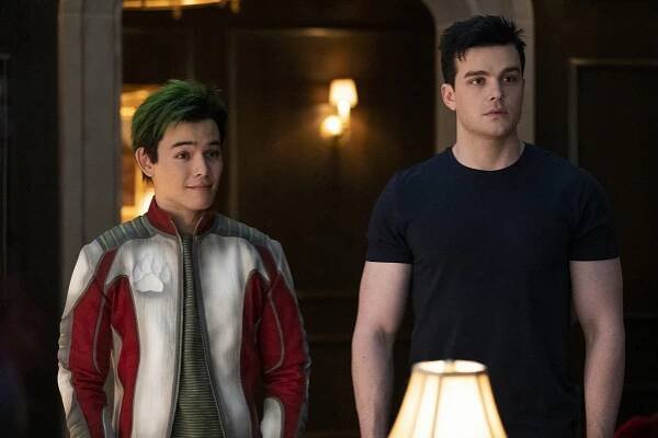 Titans - Lady Vic - Z filmu - Ryan Potter, Joshua Orpin