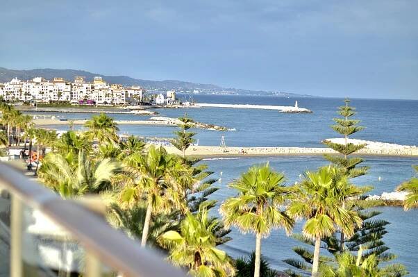 Gran Hotel Guadalpin Banus Marbella Exteriér fotografie View of the port of Benalmadena