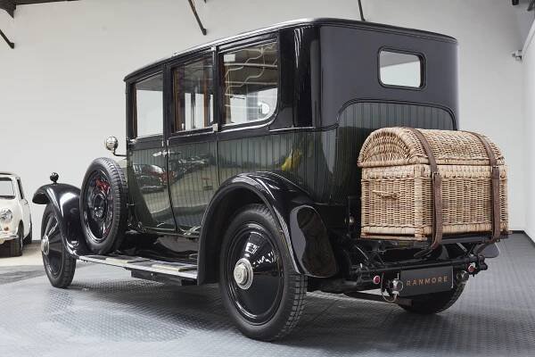 Twentieth Century Rolls-Royce and Bentley motor cars for sale at Ranmore Service & Engineering, Surrey U