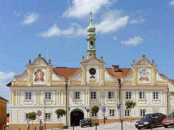 Štíty, atiky, vikýře – Vizuální zápisník