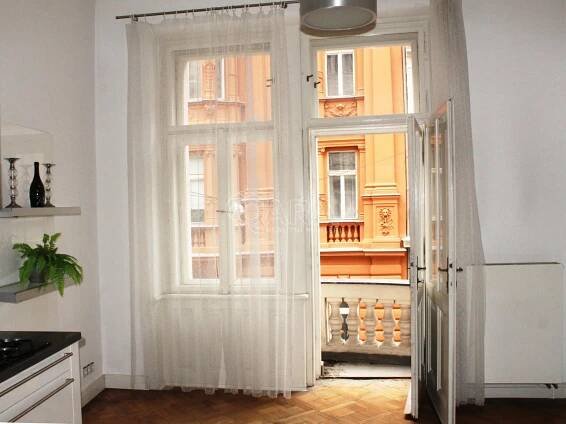 Pronájem luxusního bytu 4+1, 135 m2, Praha 1 | OSMITZ IZERA Reality