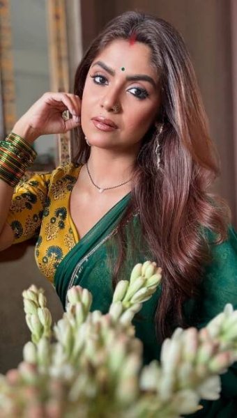 Sayantani Ghosh pairs sarees with corsets and denim jackets