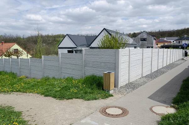 Betonový sloupek na plot: rohový HLADKÝ | Beton E-shop