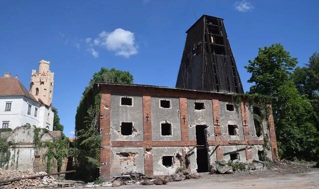 Poslední dny Vránova mlýna v Břeclavi. Zbytky zničeného areálu čeká demolice