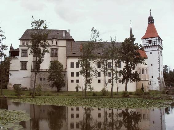 Blatná (zámek) (okres Strakonice, Jihočeský kraj)