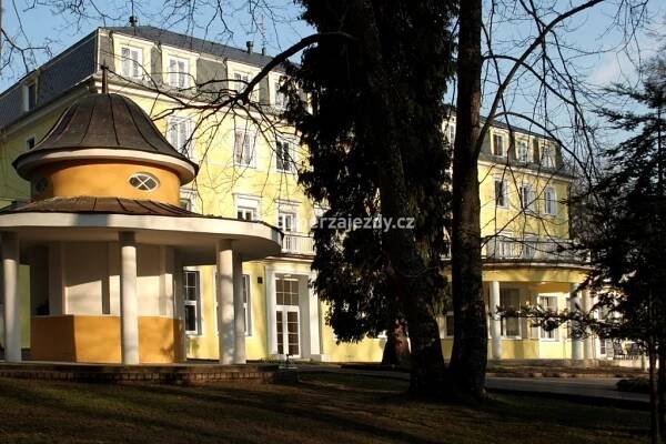 LÁZEŇSKÉ HOTELY A PENZIONY KONSTANTINOVY LÁZNĚ - Česká Republika - Plzeňsko - Konstantinovy Lázně | Superzajezdy.cz