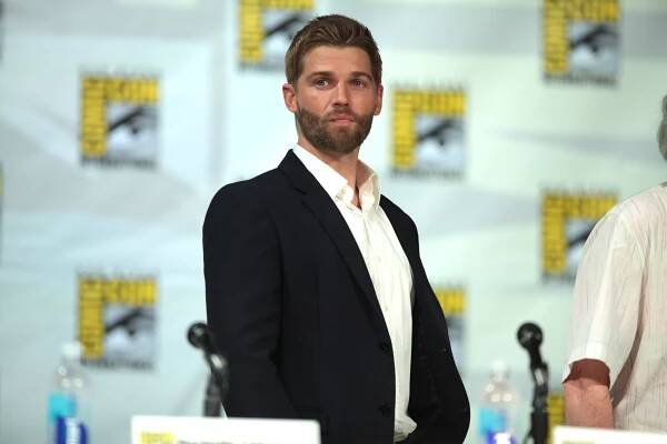 Soubor:Mike Vogel SDCC 2014.jpg