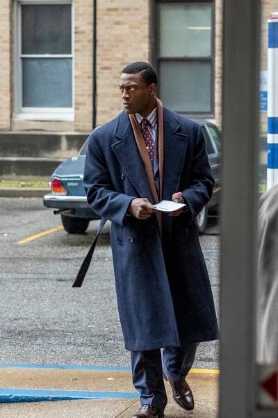 Město na kopci - Prostěradlo Billa Russella - Z filmu - Aldis Hodge