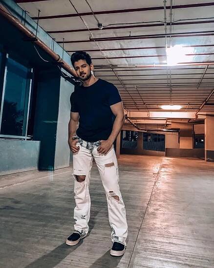 Sooraj Pancholi Height Weight Age Affairs 6