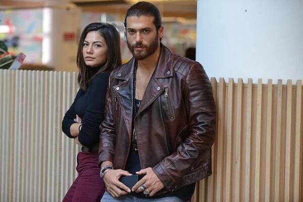 Zasněná láska - Epizoda 19 - Z natáčení - Demet Özdemir, Can Yaman