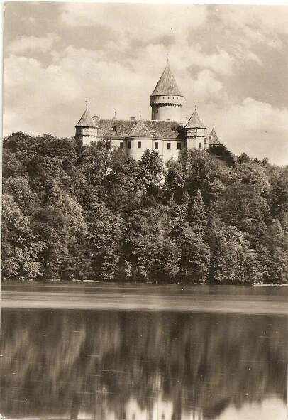 KONOPIŠTĚ - zámek - Benešov