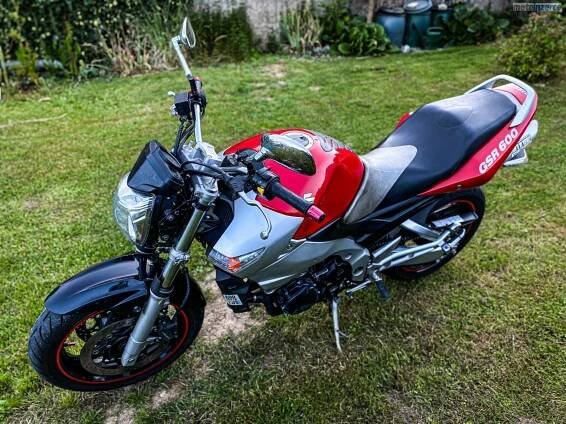 Suzuki GSR 600