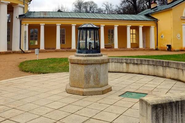Soubor:Mariánské Lázně Ferdinandův pramen prosinec 2020 (1).jpg