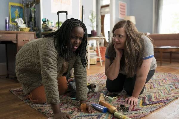 Shrill - Article - Z filmu - Lolly Adefope, Aidy Bryant