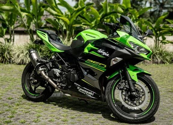 Rent in Bali Kawasaki Ninja 250 Fi Special Edition – Soul Bikes Indonesia in Bali